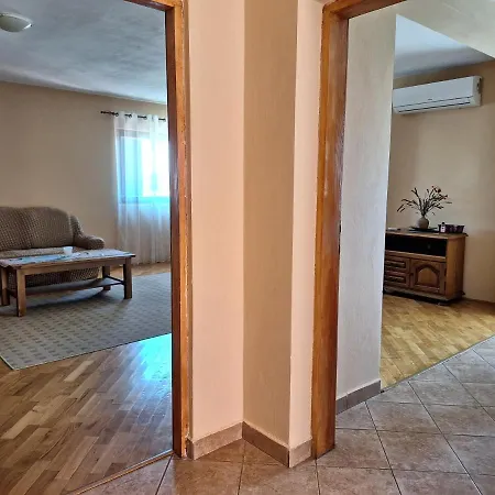 Апартаменти Mara